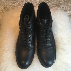 Steve Madden Stinnger Ankle Boots w/ small heel