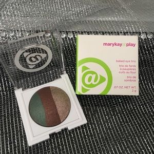 Mary Kay...mary kay at play baked eye trio.