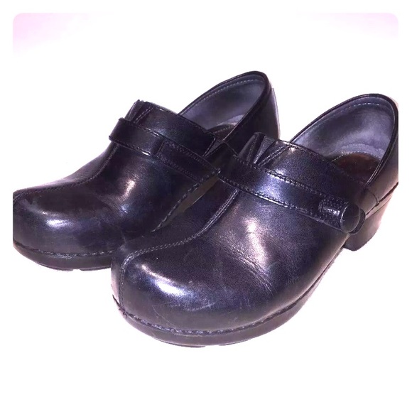 Women's black leather Dansko's size 38