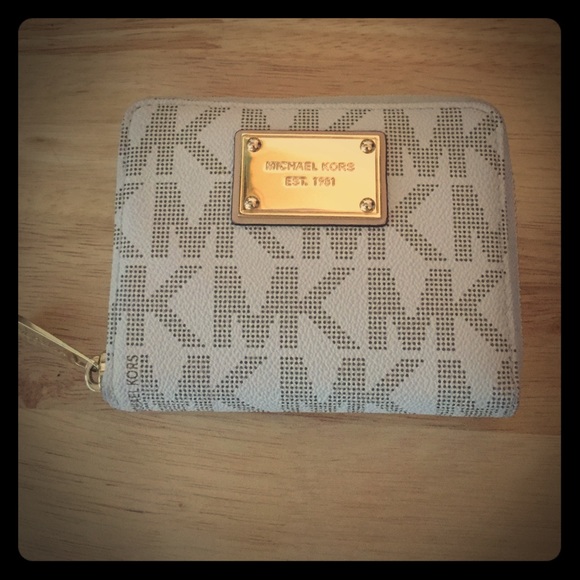 💰one day sale!! 💰 ✨Michael Kors Wallet ✨