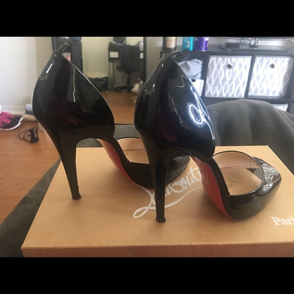 37 Louboutin Peep toe heel