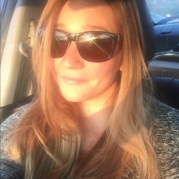 Meet your Posher, Alecia - Picture 1 of 1