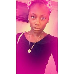 Meet your Posher, Alexis