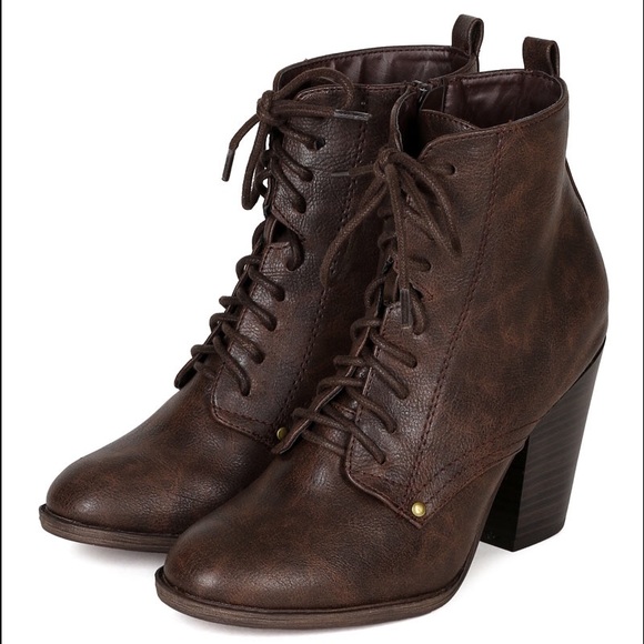 Breckelles Lace Up Chunky Heel Oxford Ankle Bootie