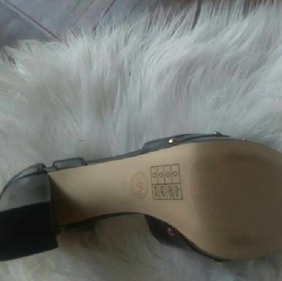 Brand New Michael Kors Platform Heels Size 9 - Picture 3 of 4