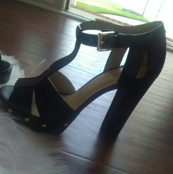 Brand New Michael Kors Platform Heels Size 9 - Picture 4 of 4