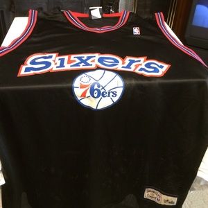 Allen Iverson jersey! ❤️size XL!