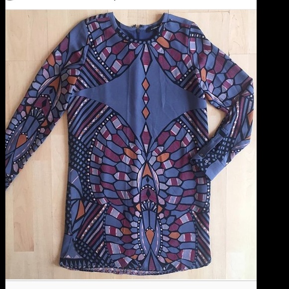 Olivaceous Dresses & Skirts - Olivaceous Geometric Long Sleeve Shift Dress