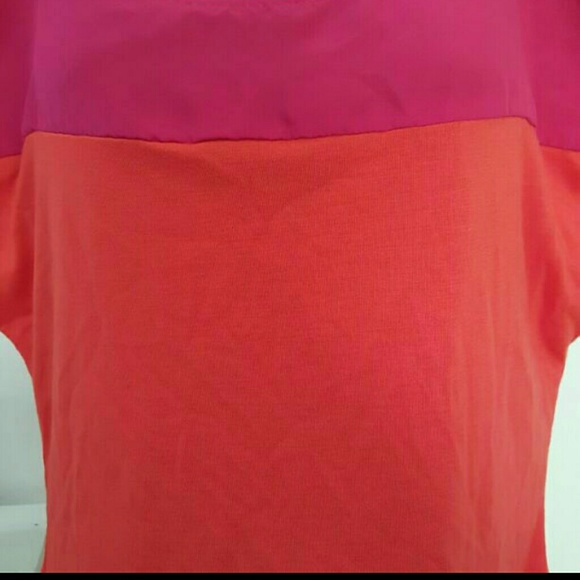 Short-sleeved top w/ cut-out section at shoulders - Picture 4 of 4