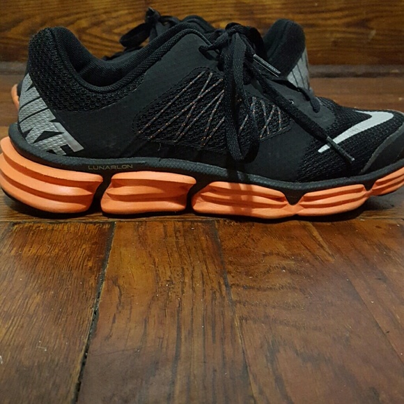 ** 🛇🛇🛇 SOLD 🛇🛇🛇** Nike Kids sneakers - Picture 4 of 4