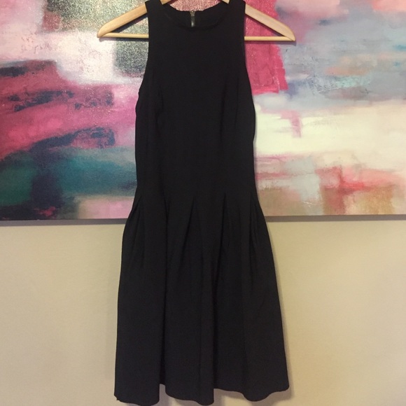 Black, pleated lululemon summer dress!
