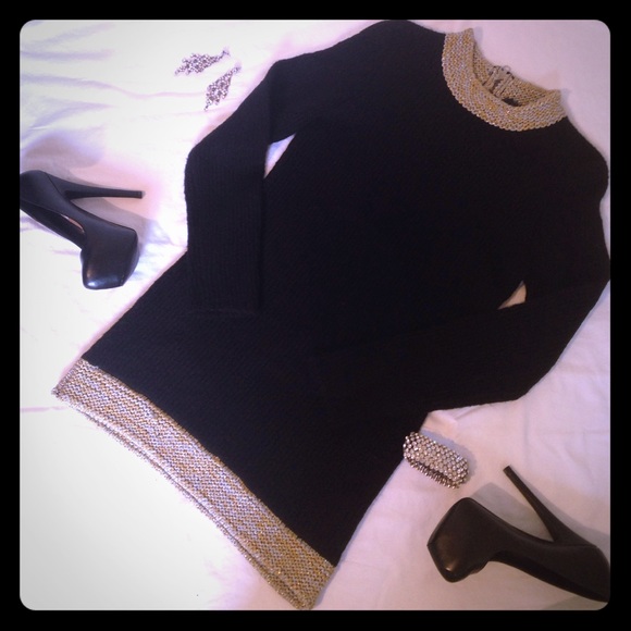 Long sleeve black knitted dress