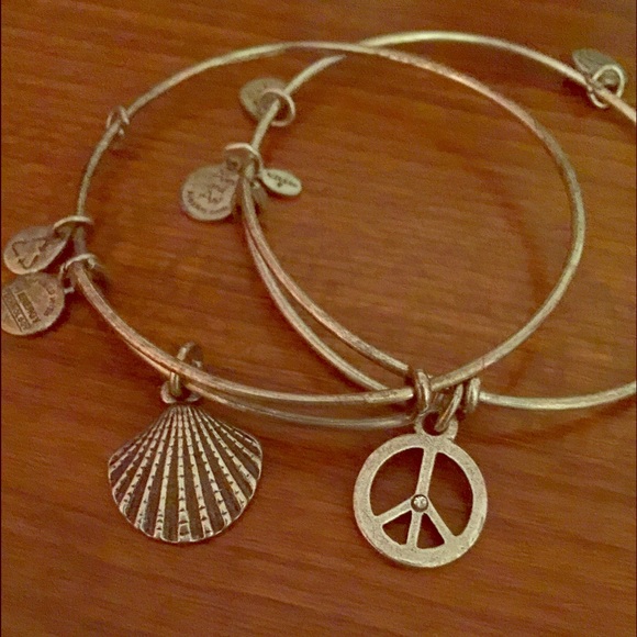 Sea shell Alex and Ani