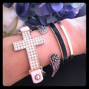 4 piece bracelet - Fabulously fashionable!