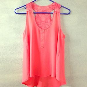 NWOT, Lace back, high low tank top!