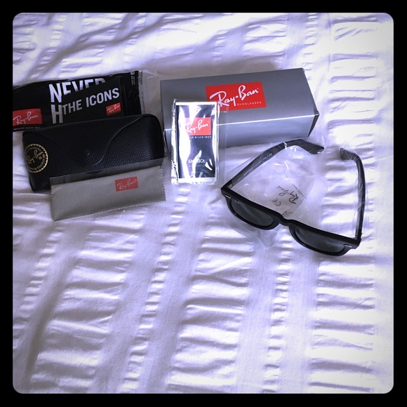 Brand New RayBan WayFarer-RB2140, Black Sunglasses