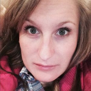 Meet your Posher, Cecilia