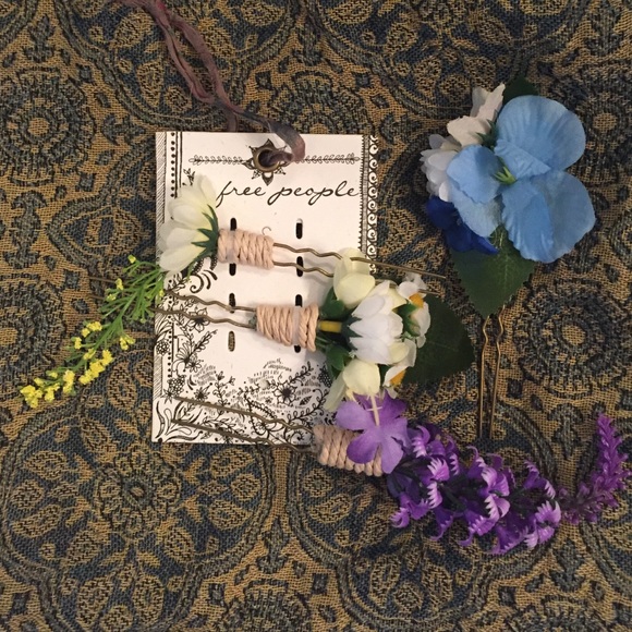 New Free People Two Sets Floral Hair or Bun Picks
