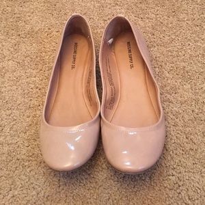 Nude Flats