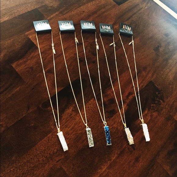 ⚡️LAST 2⚡️ Druzy Bar Pendent Necklaces - Picture 4 of 4