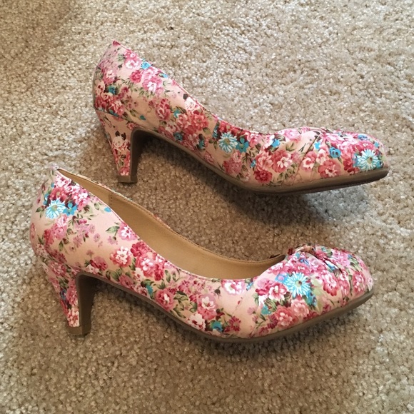 Mix No. 6 Pink Floral Heels - Picture 2 of 4