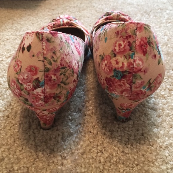 Mix No. 6 Pink Floral Heels - Picture 4 of 4
