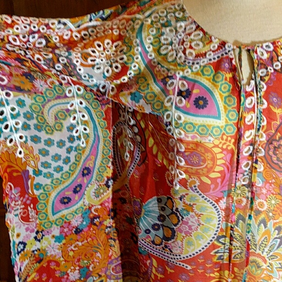 Bundled Kimono Top with  Embroidered Detailing - Picture 3 of 4