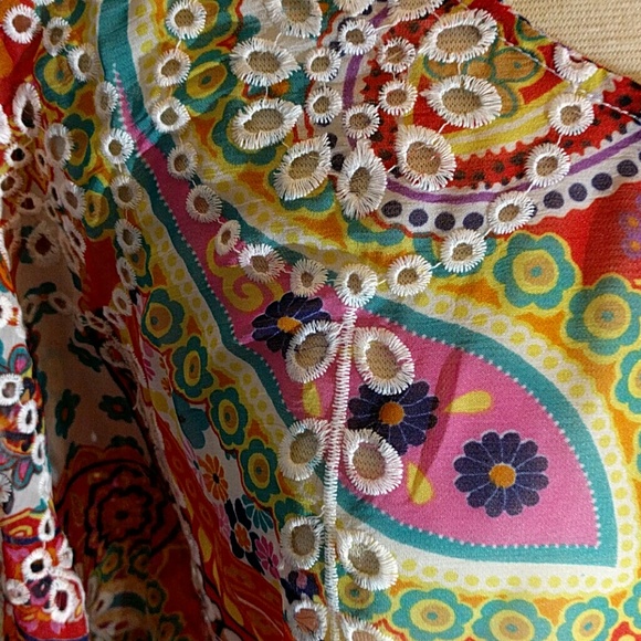 Bundled Kimono Top with  Embroidered Detailing - Picture 4 of 4