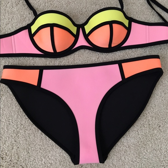 Triangl Bikini Poppy Pink Lemonade 100% authentic - Picture 4 of 4