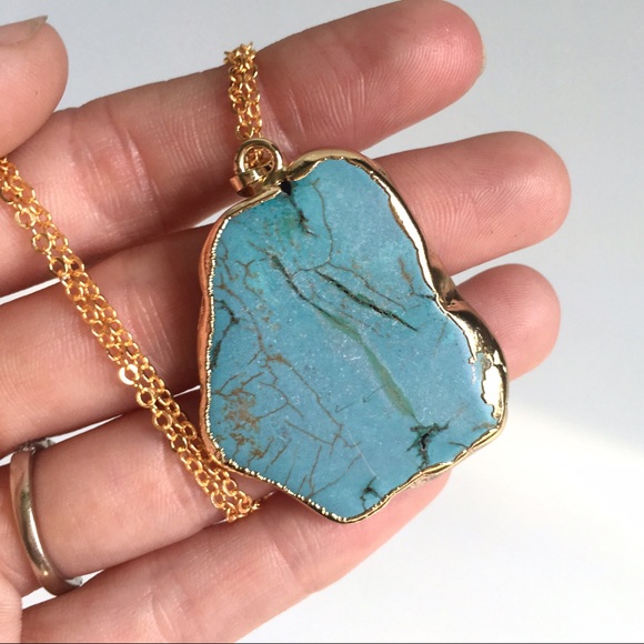 🚫SOLD🚫 Blue Dyed Howlite pendant necklace - Picture 3 of 4