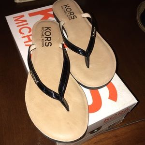 Kors - Michael Kors Remi flip flop