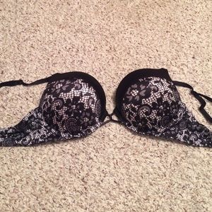 Victoria's Secret bombshell bra 34C