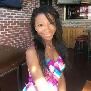 Meet your Posher, Danielle