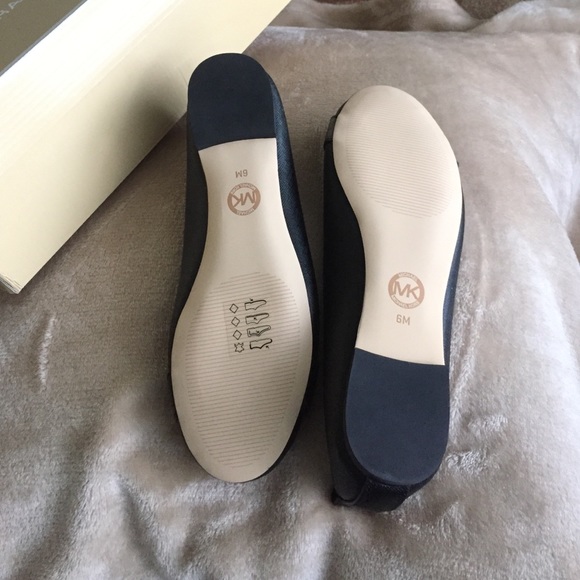 Authentic Michael Kors Hamilton Ballet - Picture 4 of 4