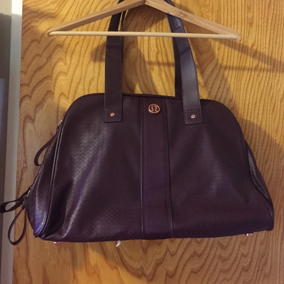 lululemon Bordeaux Drama bag. Like new.