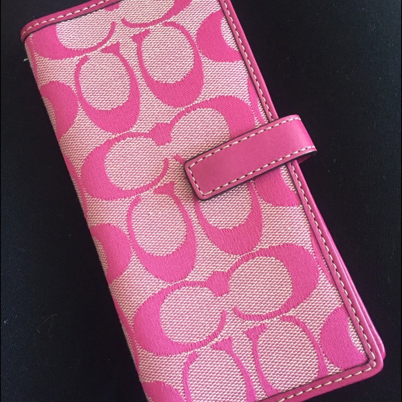AUTHENTIC COACH WALLET - Picture 1 of 4