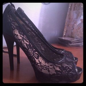 Black lace Guess heels