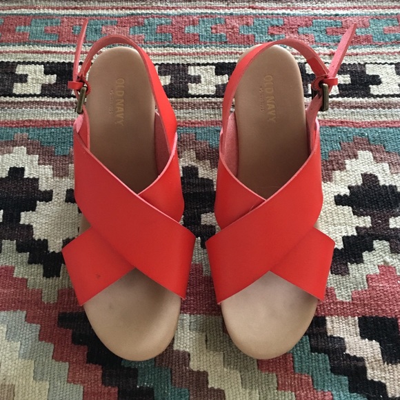 Old Navy clogs