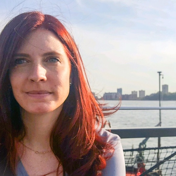 Meet your Posher, Carolyn - Picture 1 of 1