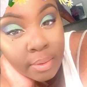 Meet your Posher, Monèt