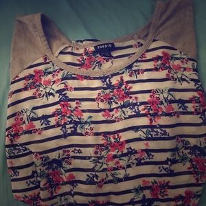 3/4 sleeve Torrid floral (obo)