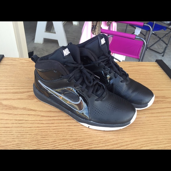 Brand new youth nike basketball shoes
