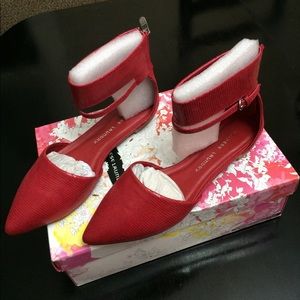 Chinese Laundry flats