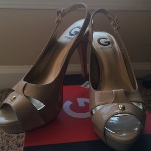 💥Guess nude open toe platform pump w/ strap!