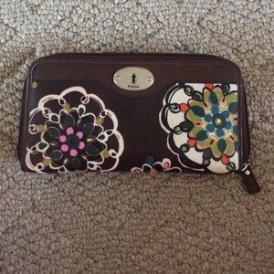 Fossil Key-Per Zip Clutch!