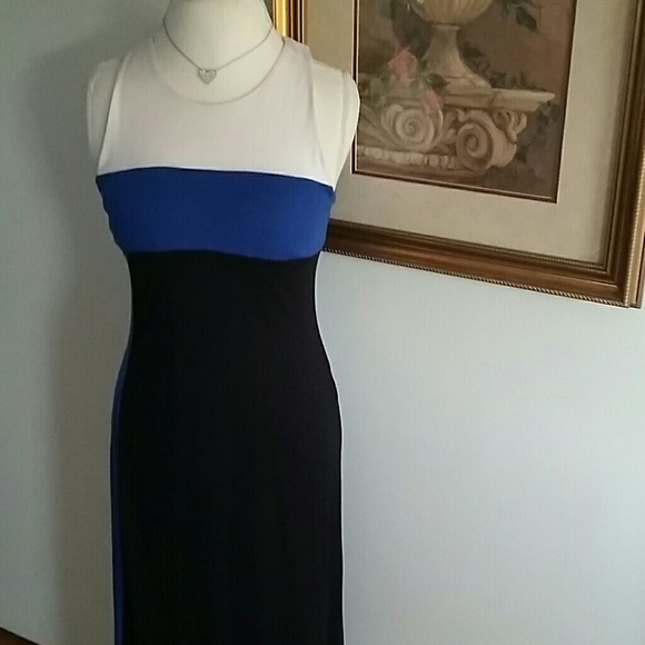 Form fitting long dress - Picture 1 of 4
