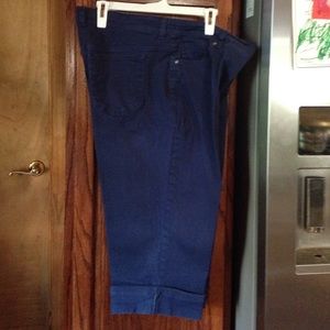 Gloria Vanderbilt women's capris