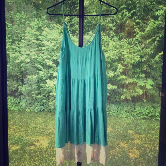Beautiful summer dress w/lace bottom..
