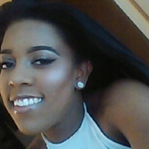 Meet your Posher, Raquel