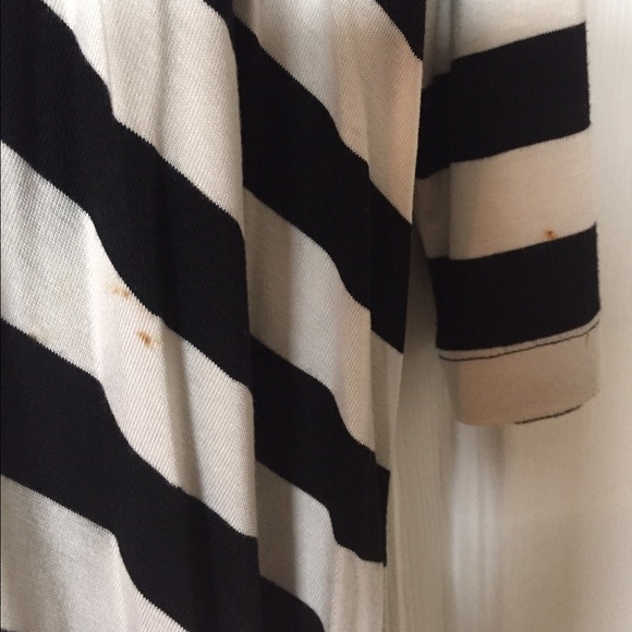 Black and white sweater. - Picture 4 of 4